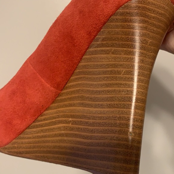 Ann Taylor Suede Wedges Red with wood heel 7.5 - Picture 7 of 10